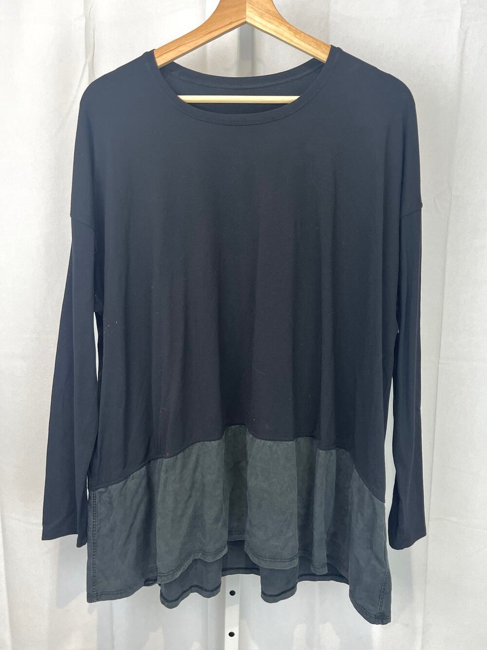 LULULEMON Ease of Mind Long Sleeve Tunic Top Black Gray Estimated 10 12 L